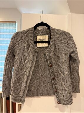 Abercrombie & Fitch Light Gray Cable Knit Cardigan size S